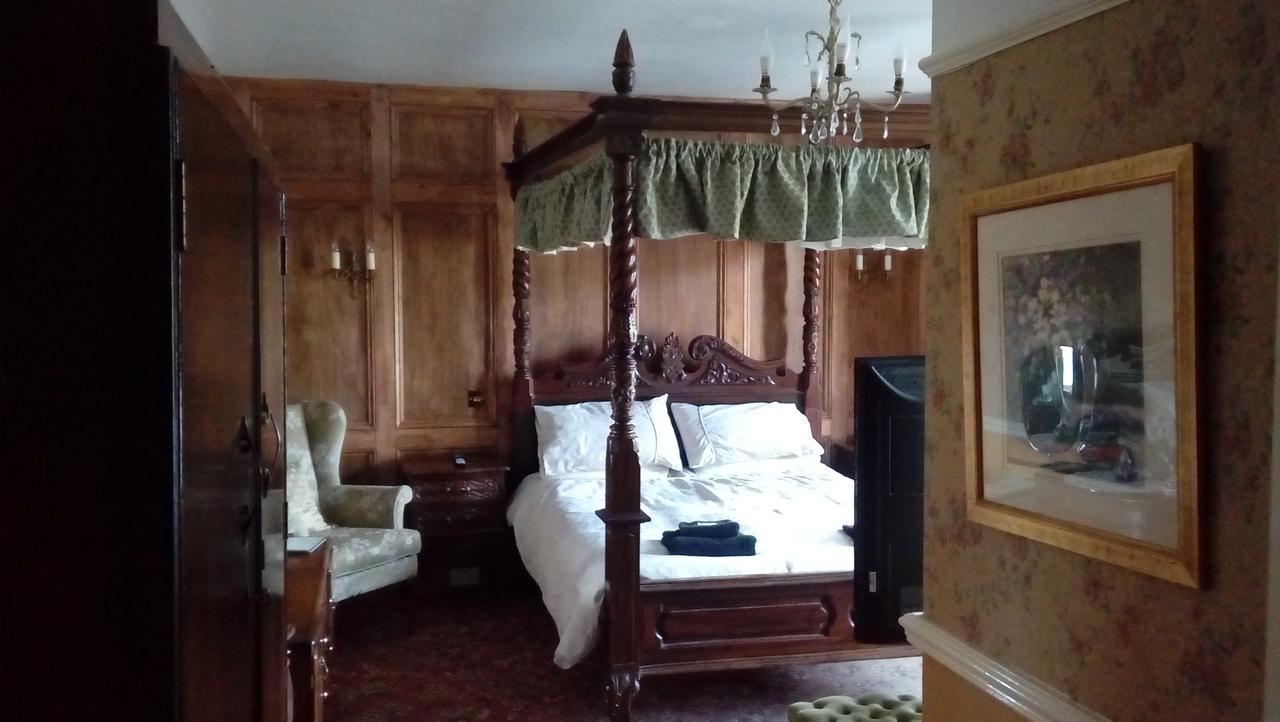Neuadd Arms Hotel Llanwrtyd Wells Εξωτερικό φωτογραφία