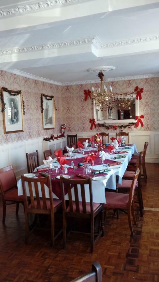 Neuadd Arms Hotel Llanwrtyd Wells Εξωτερικό φωτογραφία